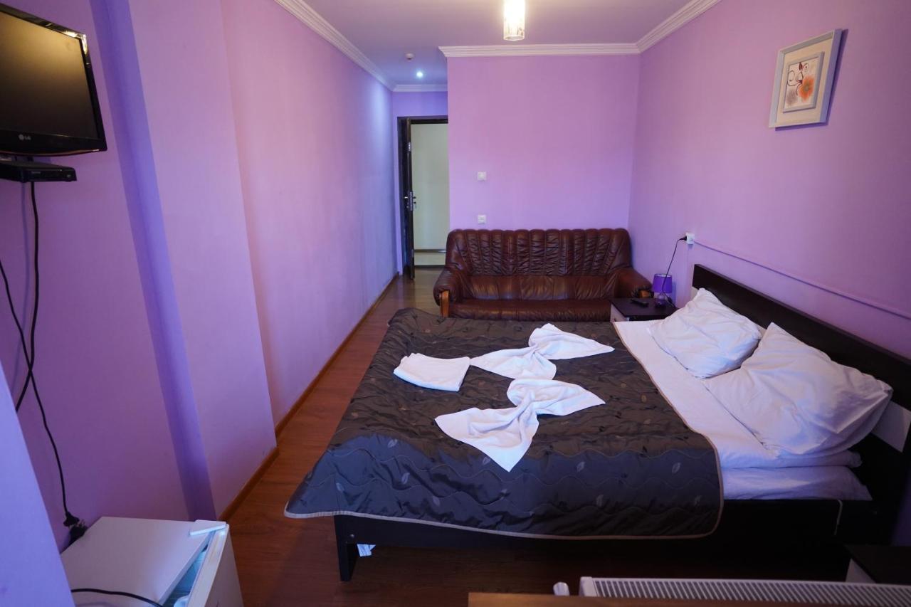 Imperator 1 Hotel Koutaïssi Extérieur photo