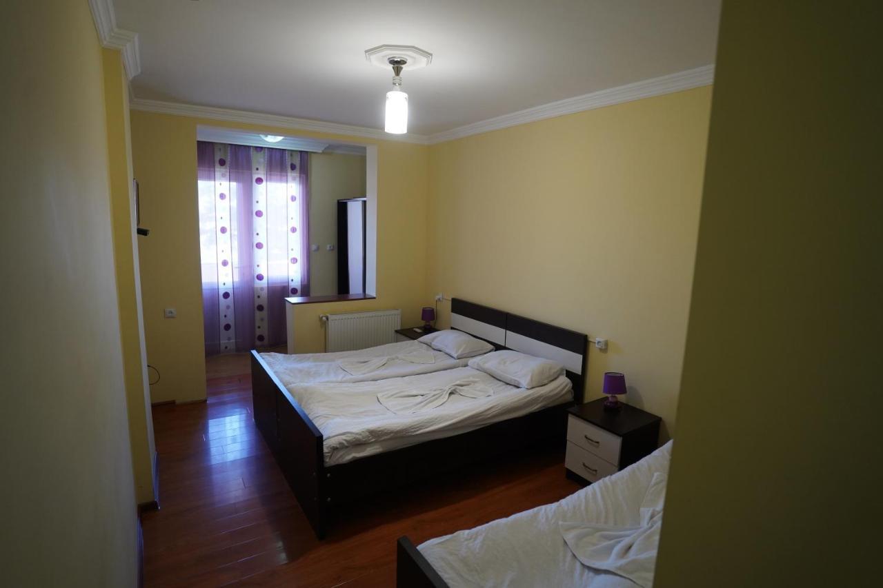 Imperator 1 Hotel Koutaïssi Extérieur photo