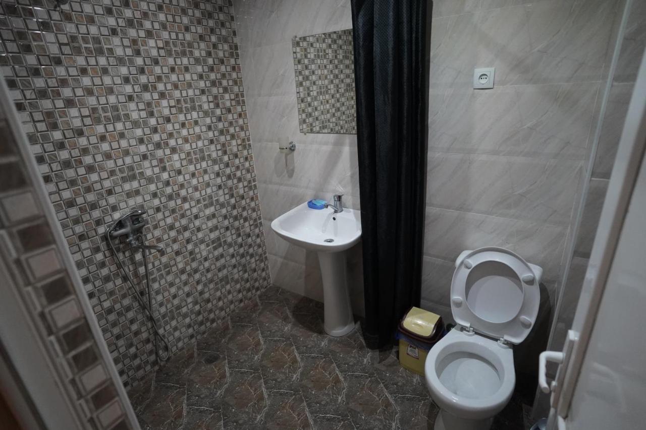 Imperator 1 Hotel Koutaïssi Extérieur photo