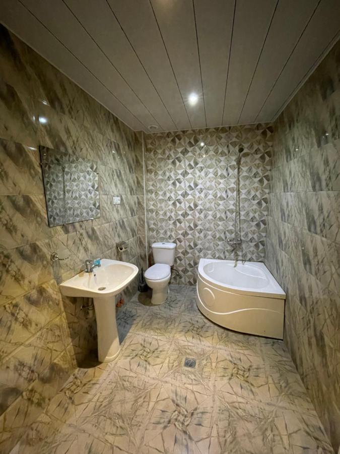 Imperator 1 Hotel Koutaïssi Extérieur photo